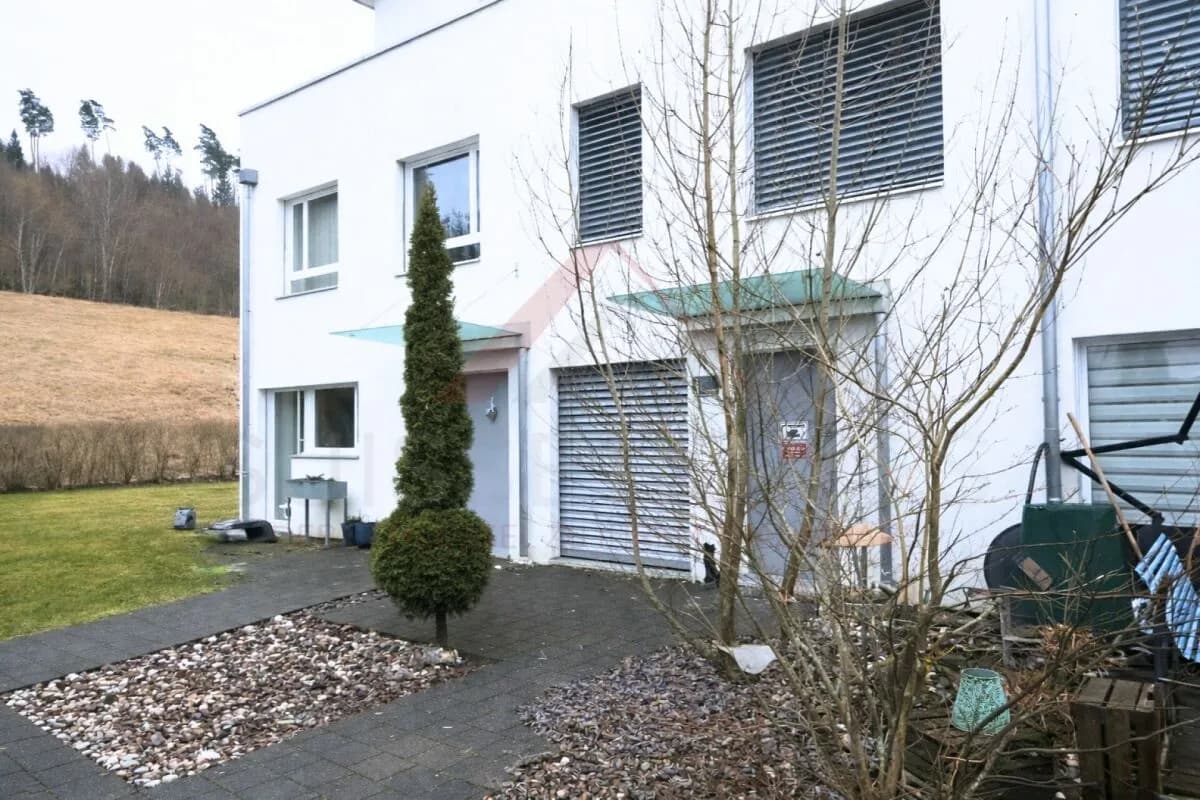 Modernes 4.5 Zimmer Reihen-Einfamilienhaus mit Garten und Attika-Terrasse in 3072 Ostermundigen