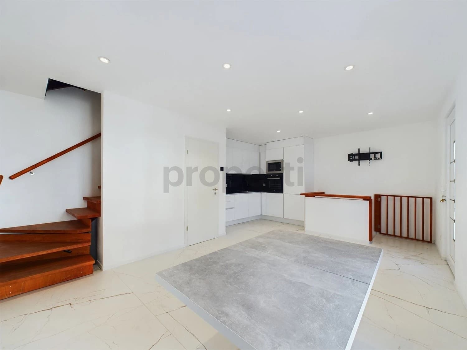 Idyllisches Einfamilienhaus mit 4.5 Zimmern in RivieraIdilliaca casa indipendente con 4,5 locali in Riviera