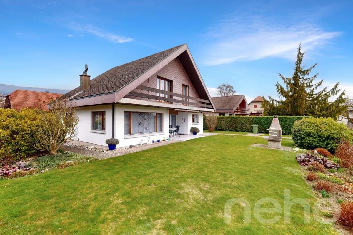 Ruhig gelegenes Einfamilienhaus mit grossem Grundstück und Potenzial