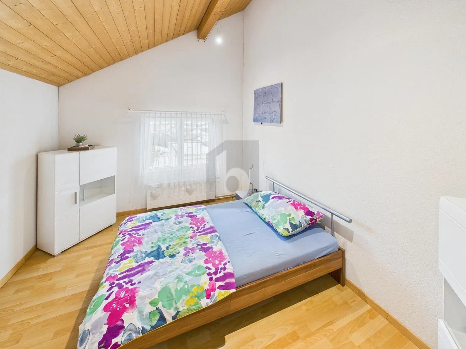 FAMILIENFREUNDLICH MIT SONNIGEM GARTEN!