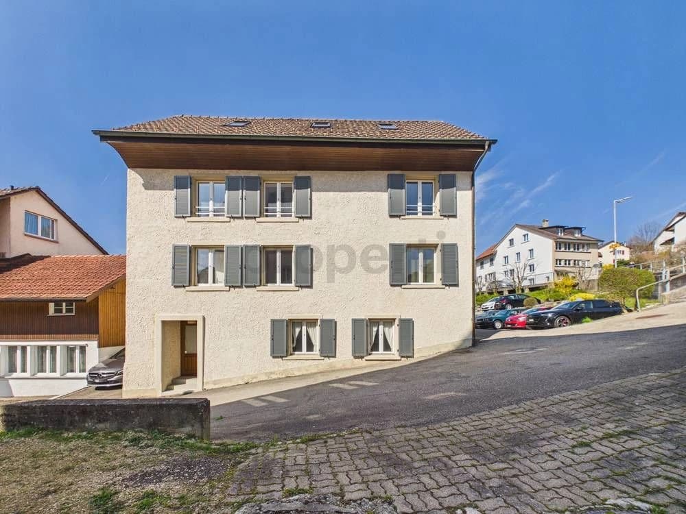 Mehrfamilienhaus mit 3 Wohnungen und Studio