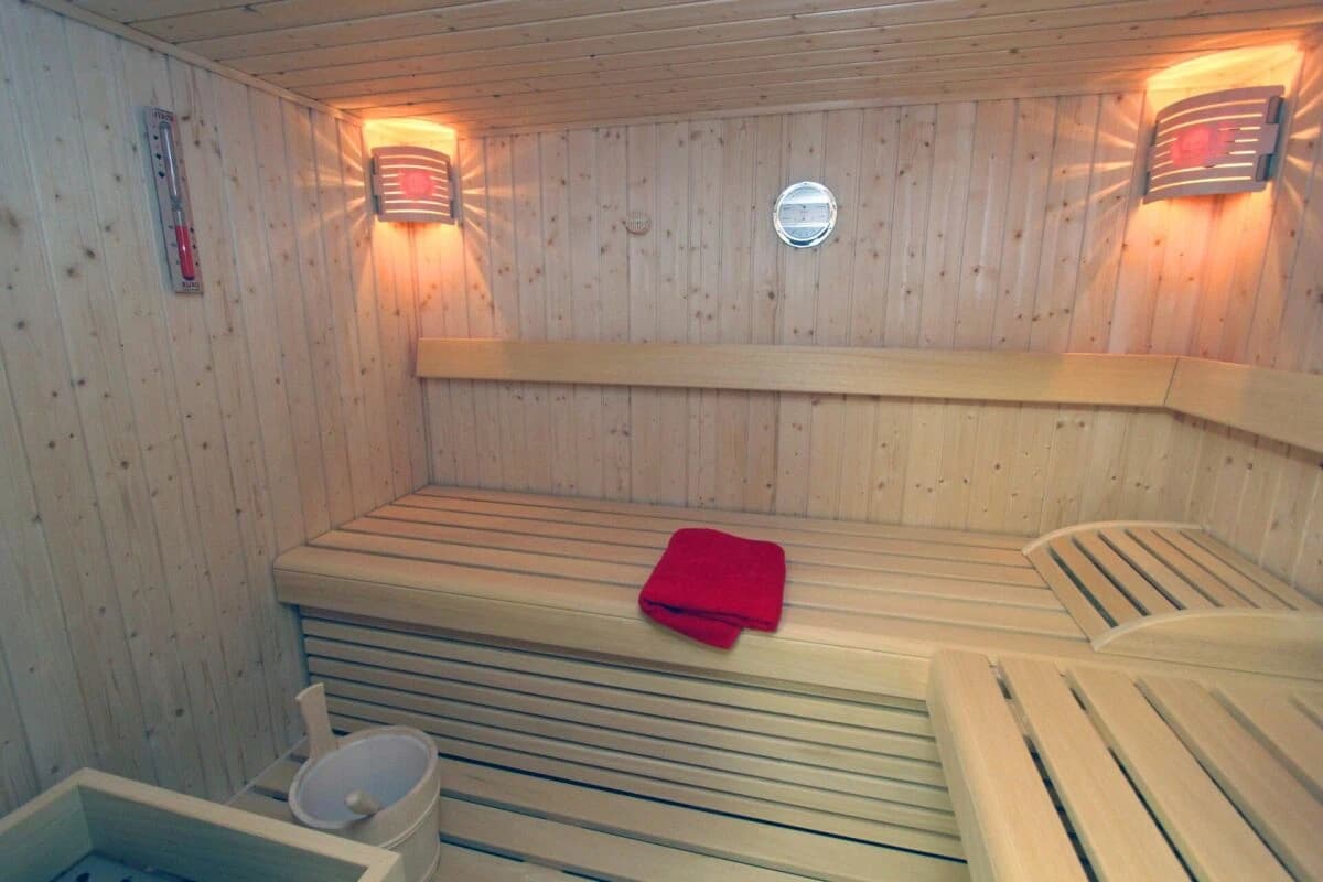 Bungalowhaus mit Atrium und grossem Garten