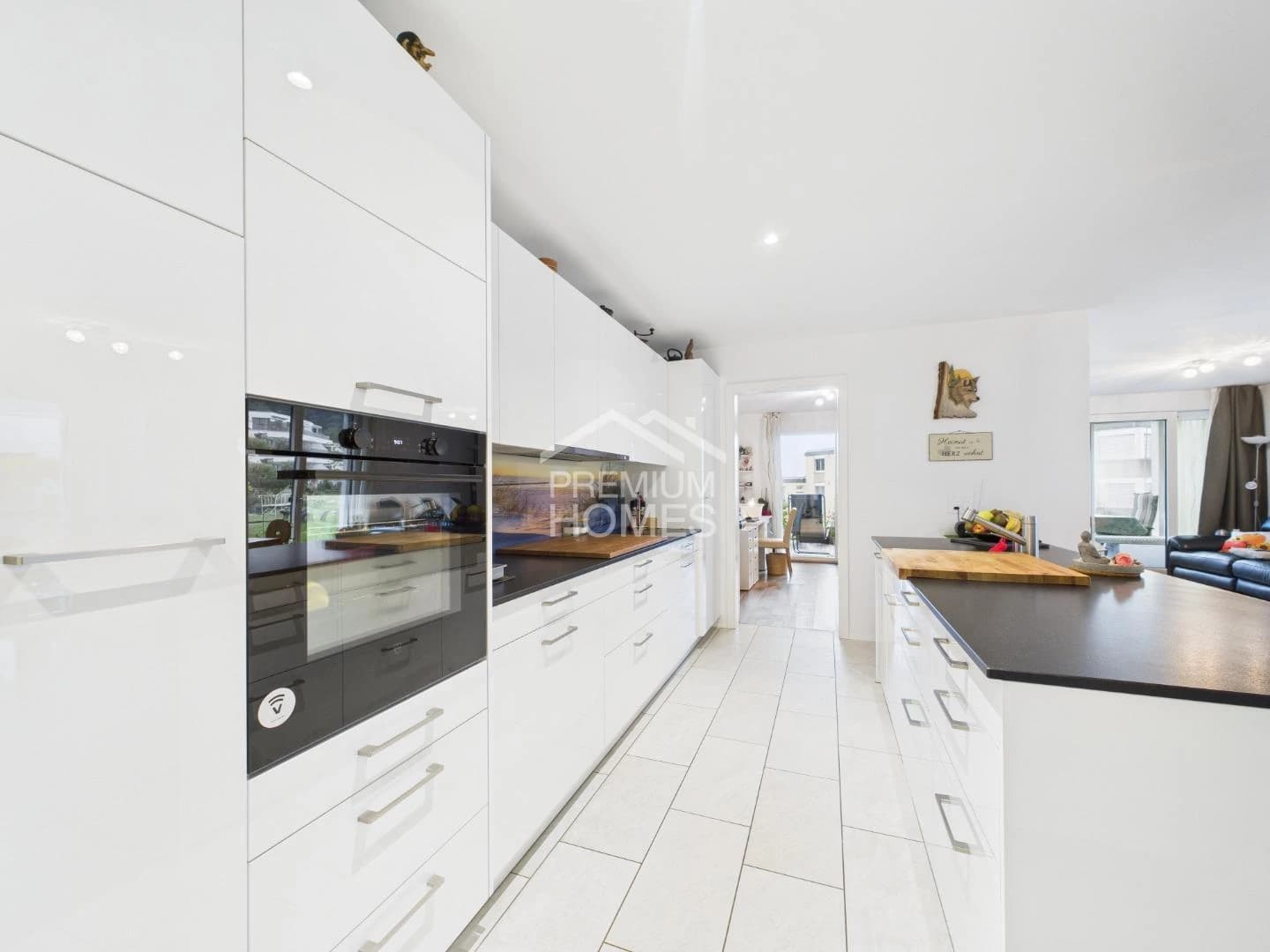 Neuwertige Liegenschaft mit hochwertigem Ausbau