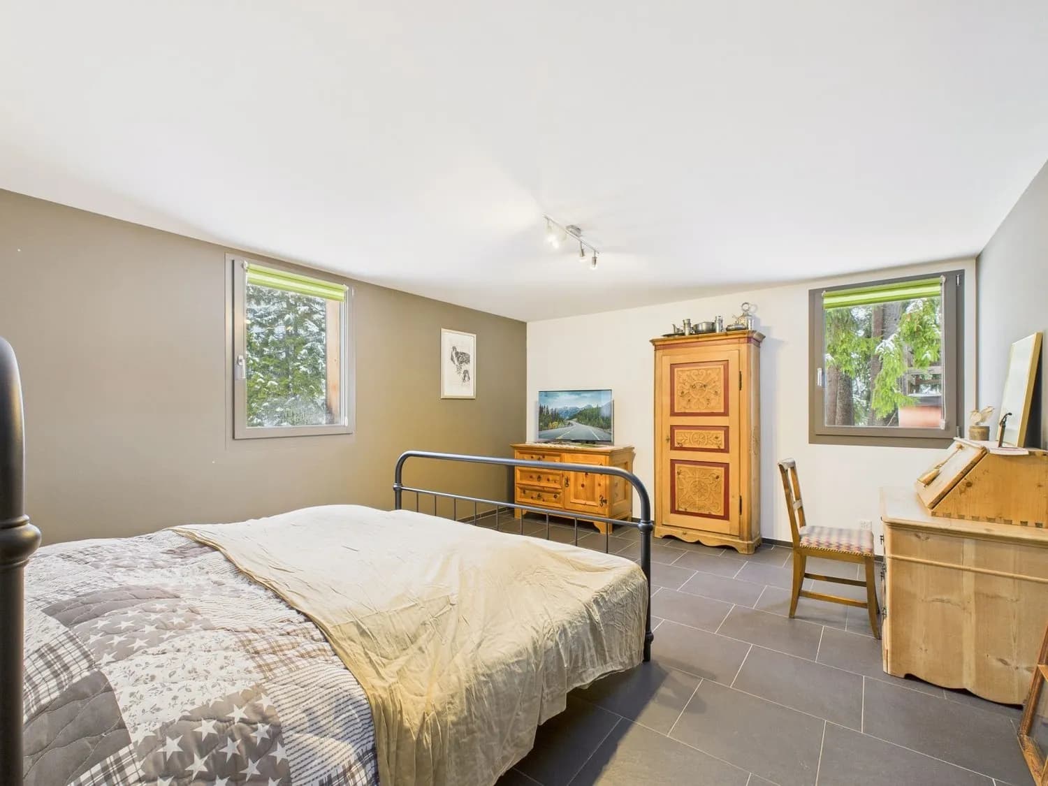 Grosszügiges Mehrfamilienhaus mit Gewerbemöglichkeit an ruhiger Lage in Bergün Filisur