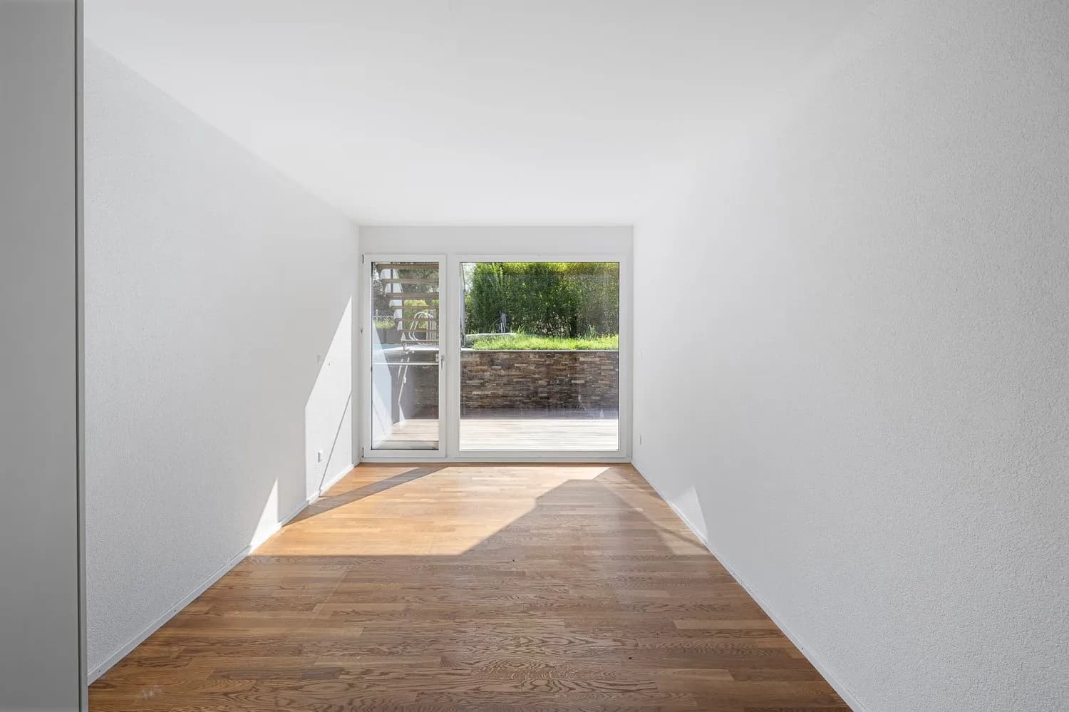 Leben mit Pool, grosser Terrasse und Limmatblick