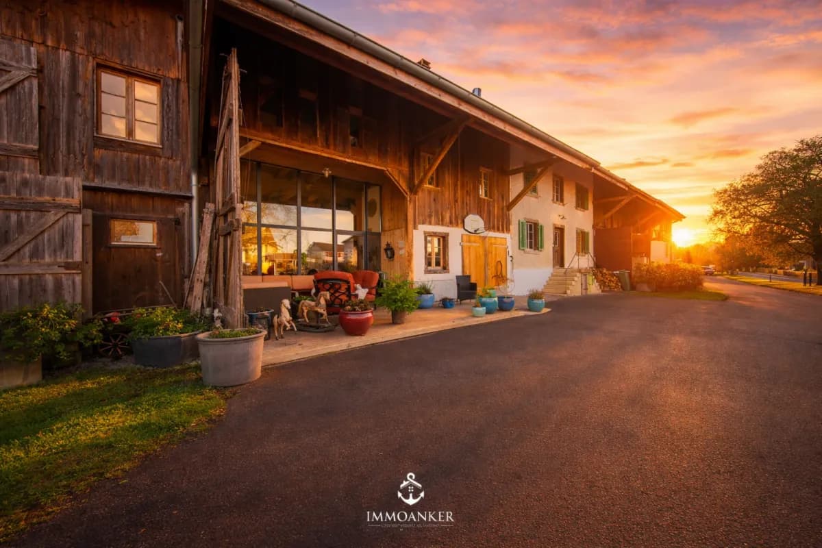 Charmantes 7-Zimmer-Reihenmittelhaus mit 220 m² Wohnfläche in Rickenbach ZH