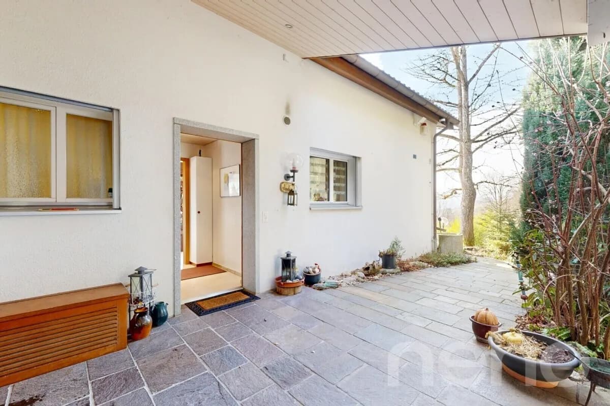 Familienparadies am Südhang mit Weitsicht und Bauland