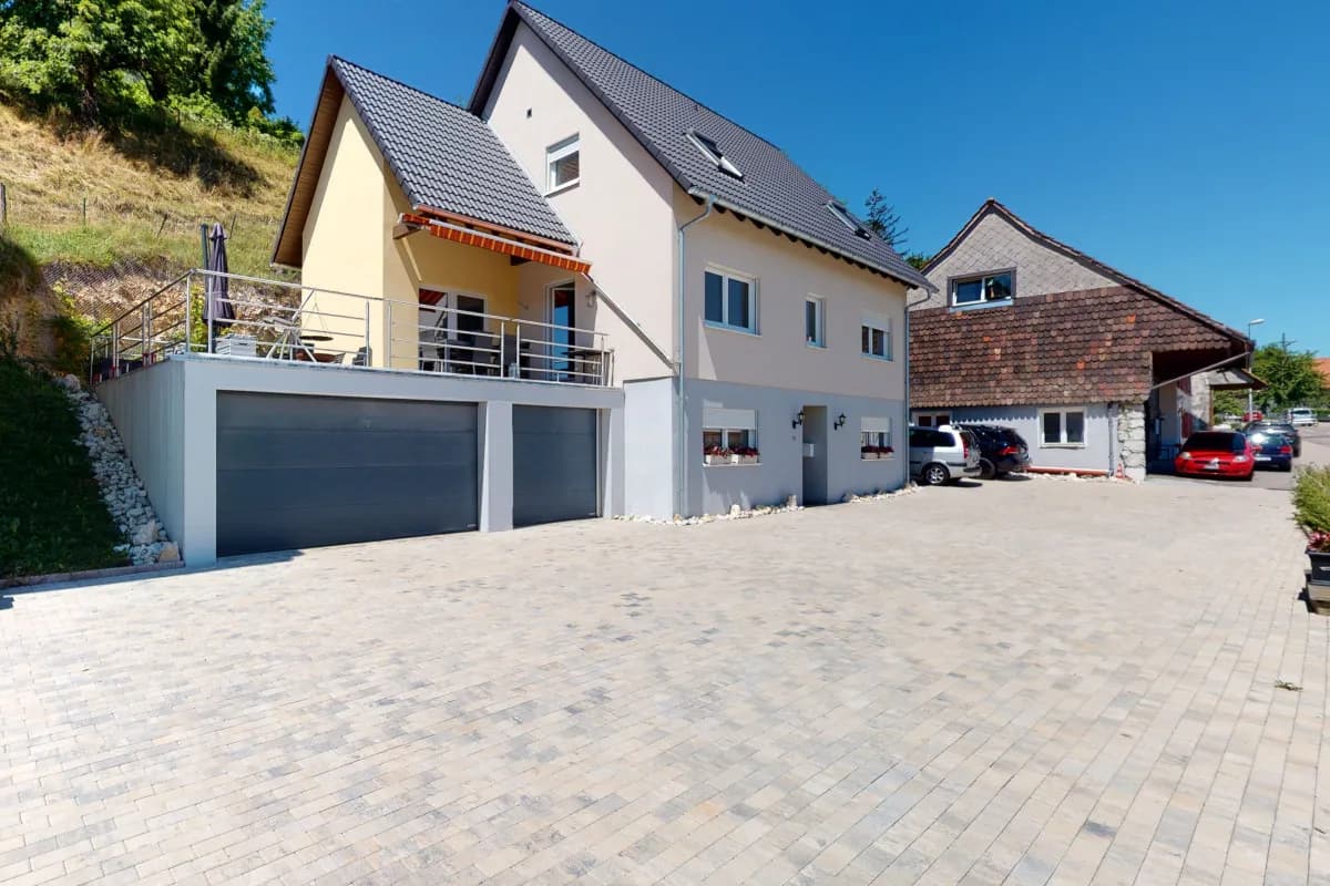 Einfamilien- /Mehrgenerationenhaus mit diversen Nutzungsmöglichkeiten