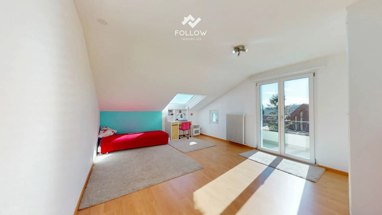 Wohnen mit Weitblick, Zweifamilienhaus an bester Hanglage