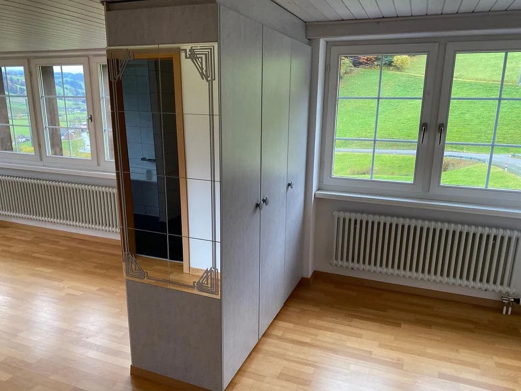 Neu renovierte 5.5-Zimmer-Eigentumswohnung mit Lift, Brunnadern