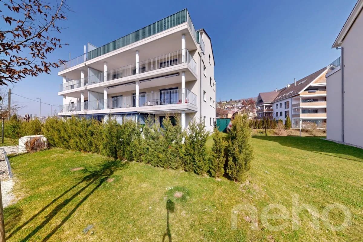 Neuwertige 4.5-Zimmer-Wohnung mit Südwestbalkon