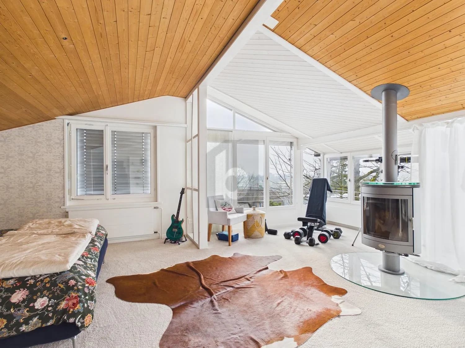 RUHIG, SONNIG, MIT GROSSZÜGIGEM GARTEN