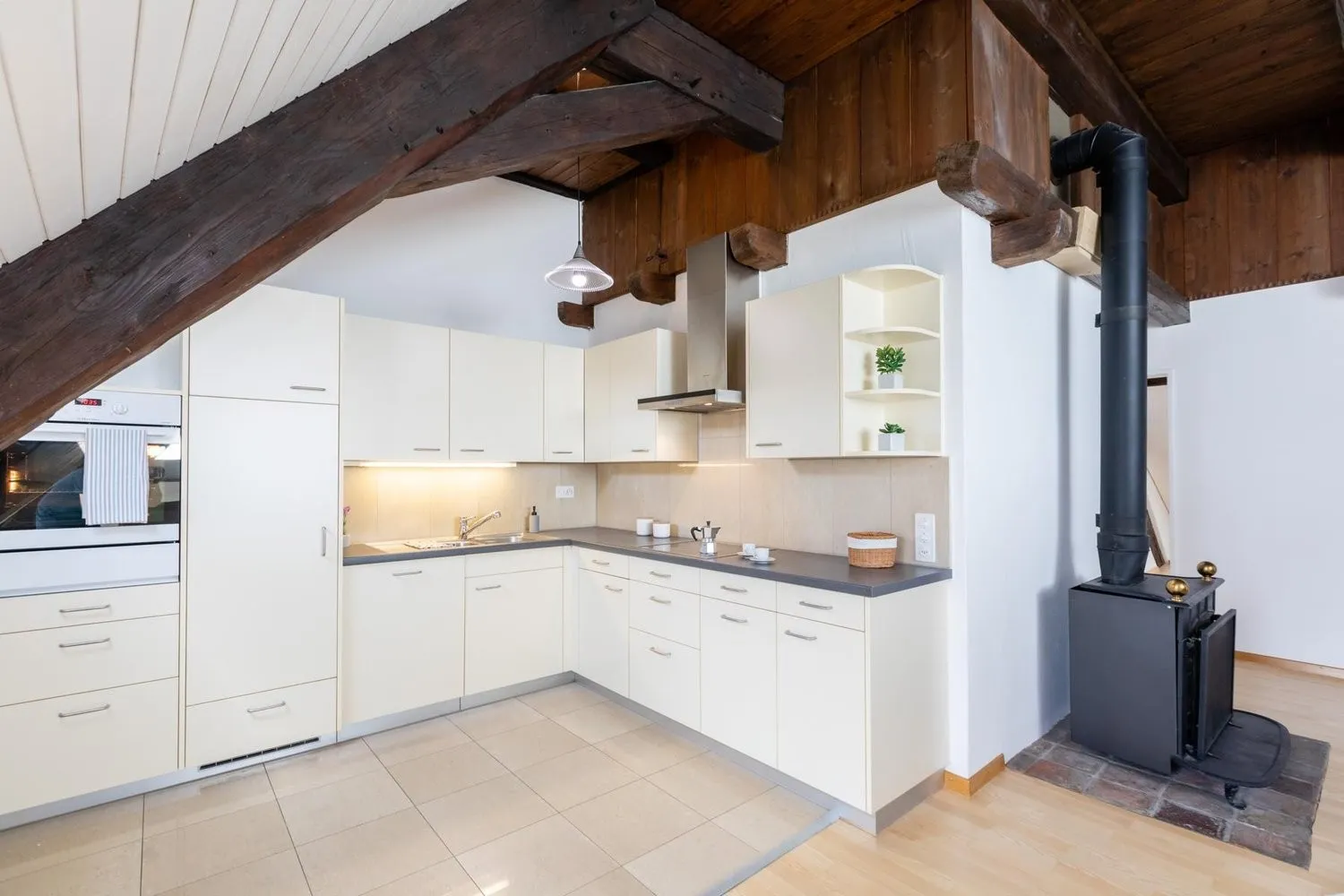 Originelle 5½-Zimmer-Dachwohnung mit Cheminée