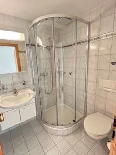 Neu renovierte 5.5-Zimmer-Wohnung mit Balkon, Gommiswald