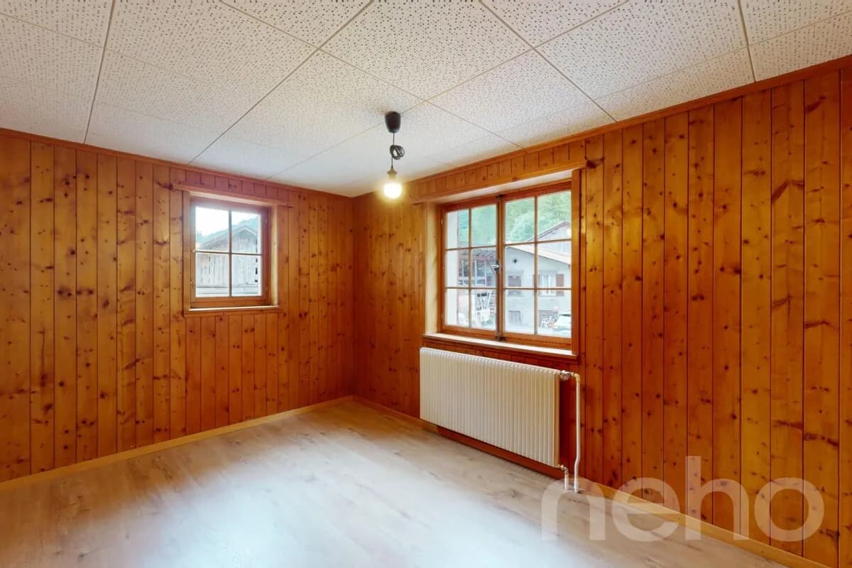 Haus mit Stall und 661 m² Grundstück in idyllischer Lage in Vättis SG