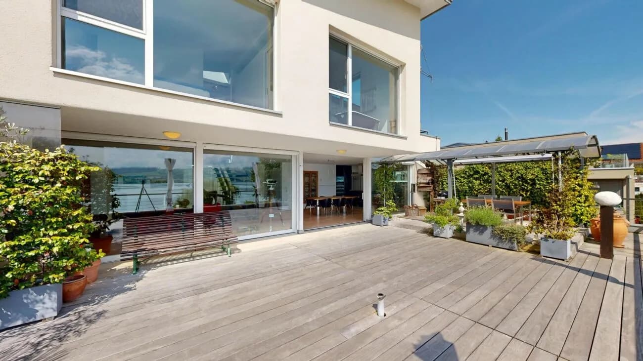 Wohn- und Geschäftshaus: Charmantes Zuhause mit Panoramablick über den Sempachersee