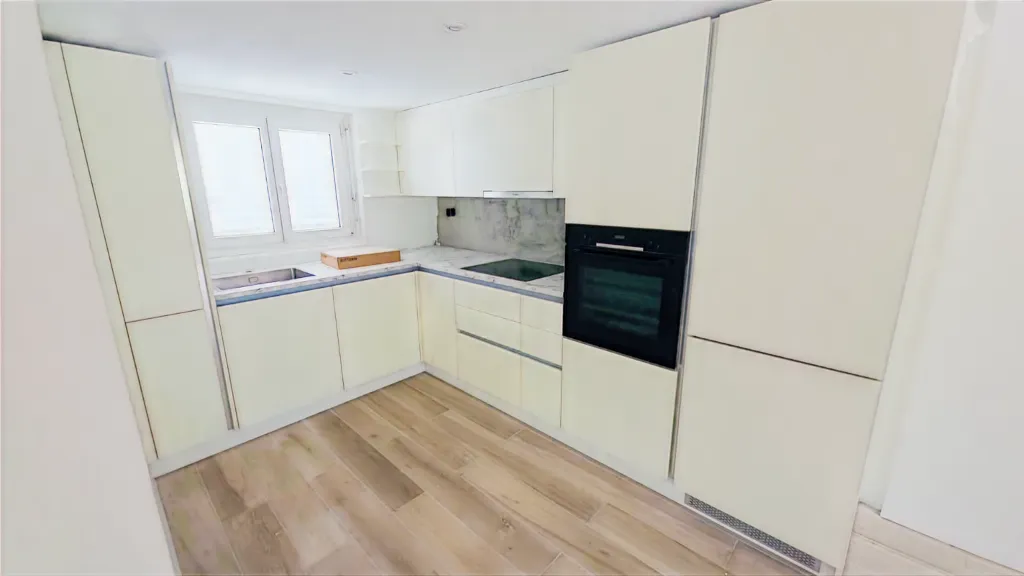 Neu renoviertes 5.5-Zimmer-Doppeleinfamilienhaus mit grossem Keller, Glarus