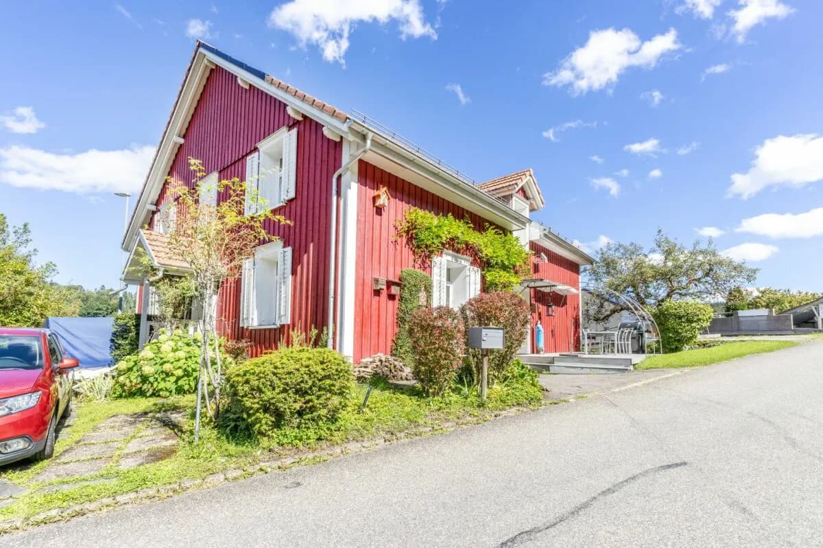 Historisches Juwel: 7-Zimmer-Einfamilienhaus mit vielseitigem Raumangebot