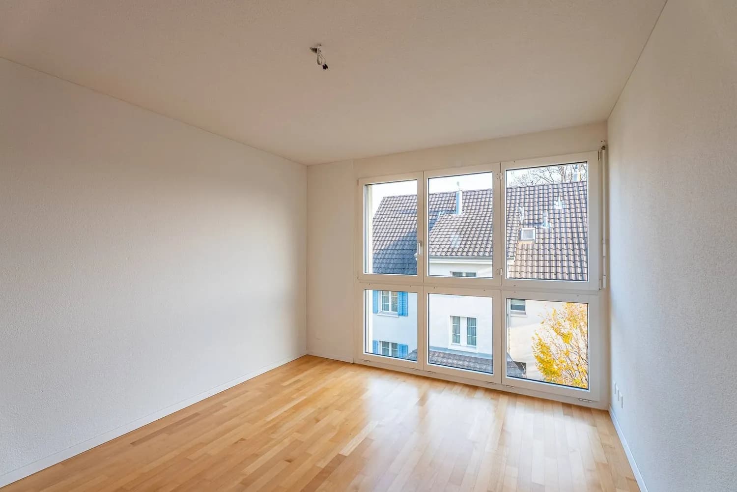 LICHTDURCHFLUTETES WOHNEN MIT VIEL RAUMGEFÜHL FÜR IHRE FAMILIE