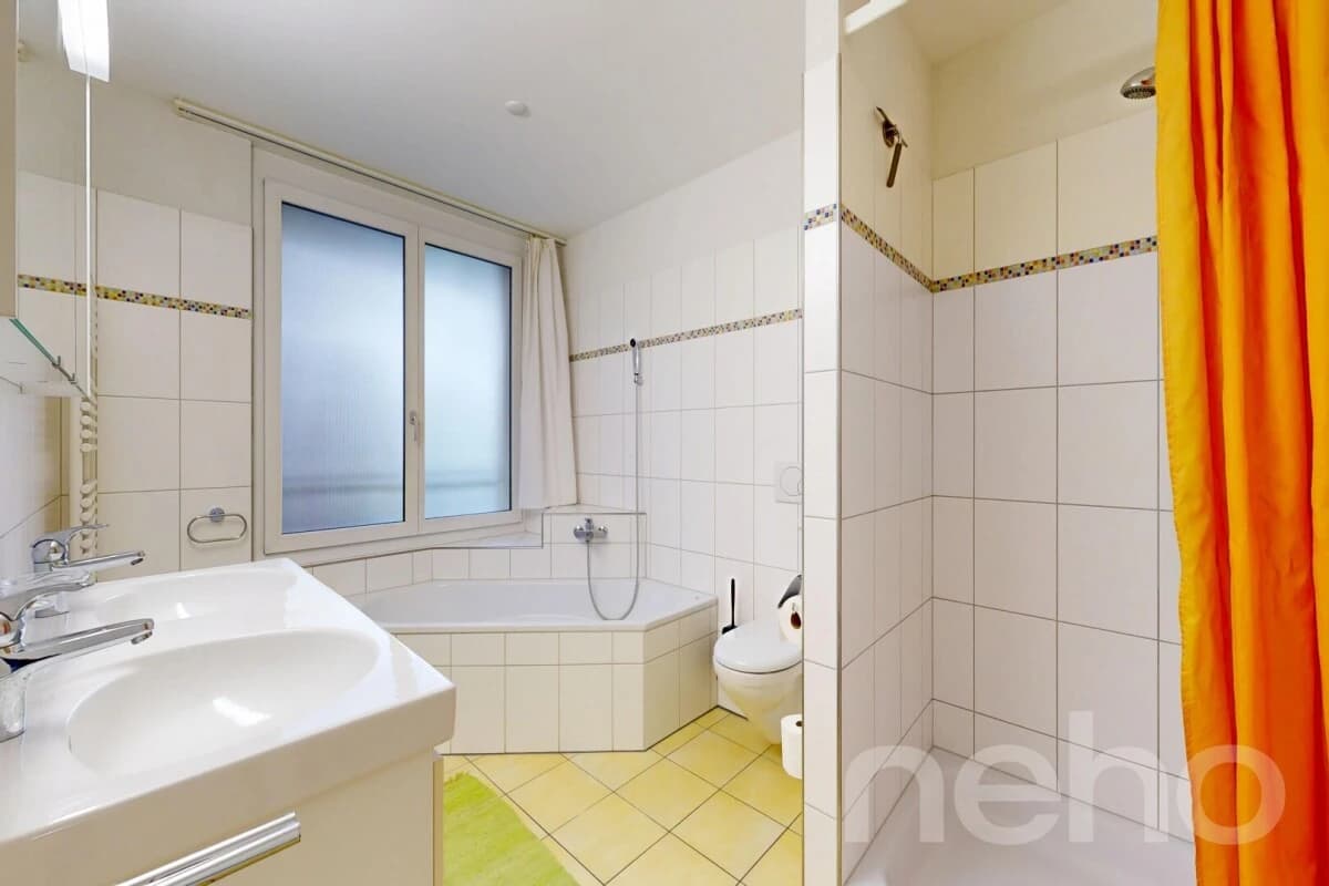 Attraktives Familienhaus mit Garten und direktem TG-Zugang