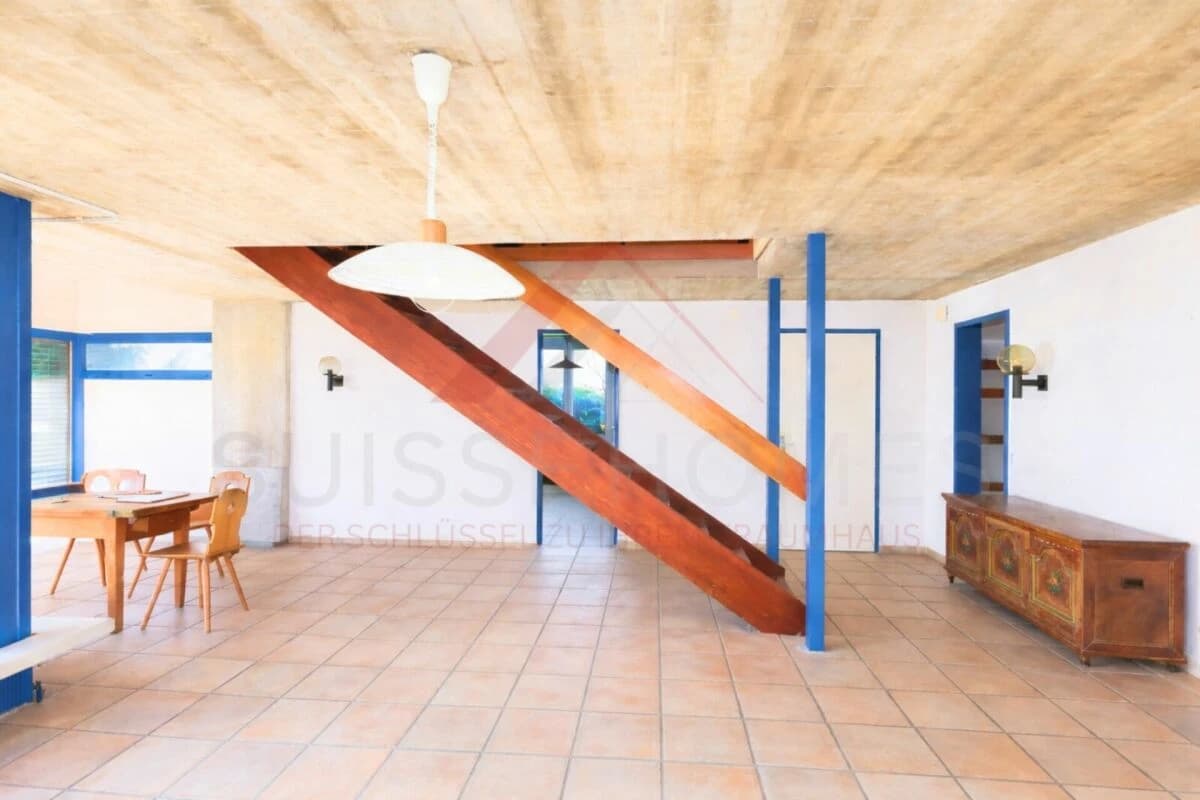 Grosszügiges Einfamilienhaus mit Seesicht und Pool