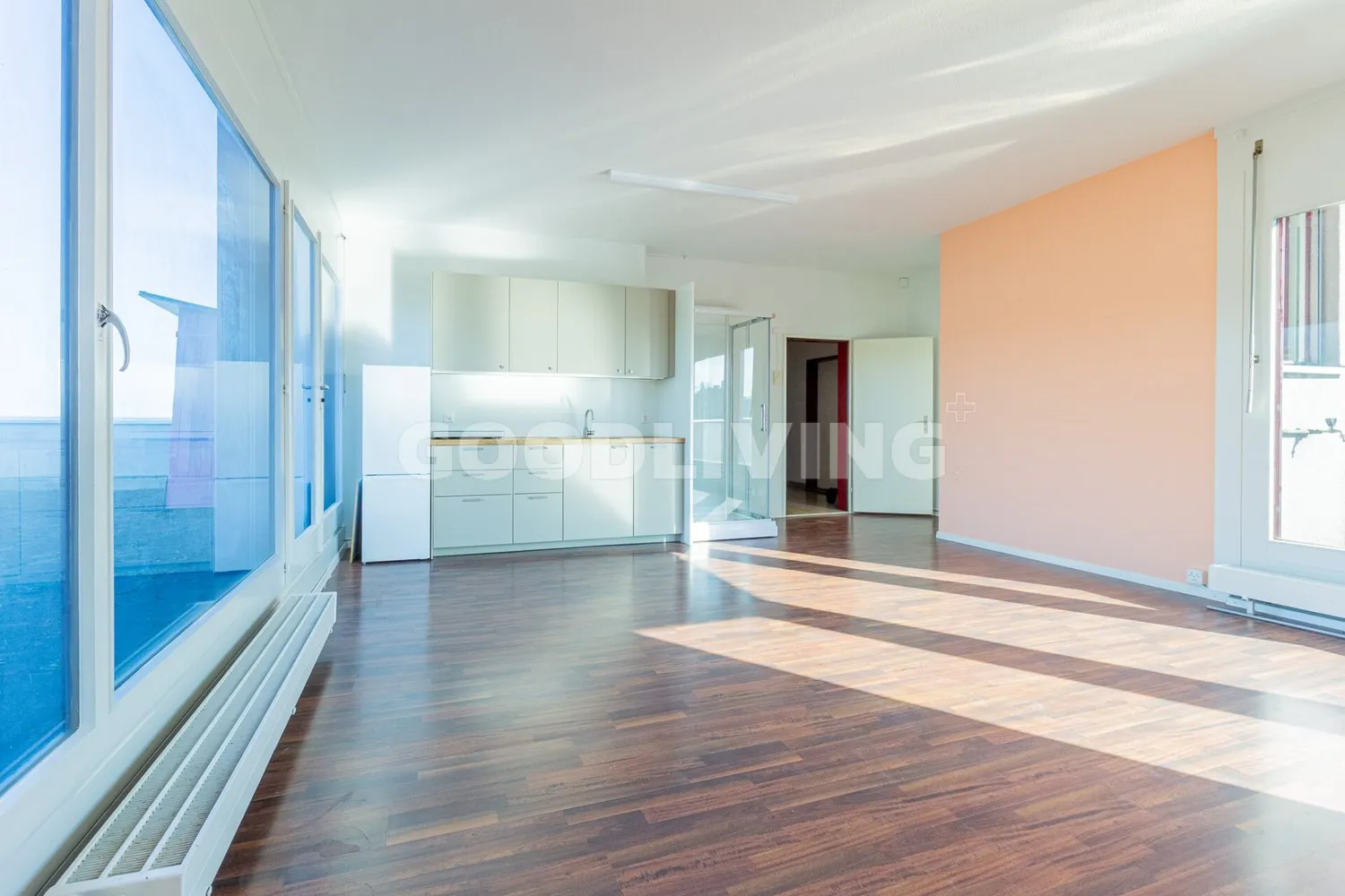 Zwei Ebenen. Eine Perspektive.