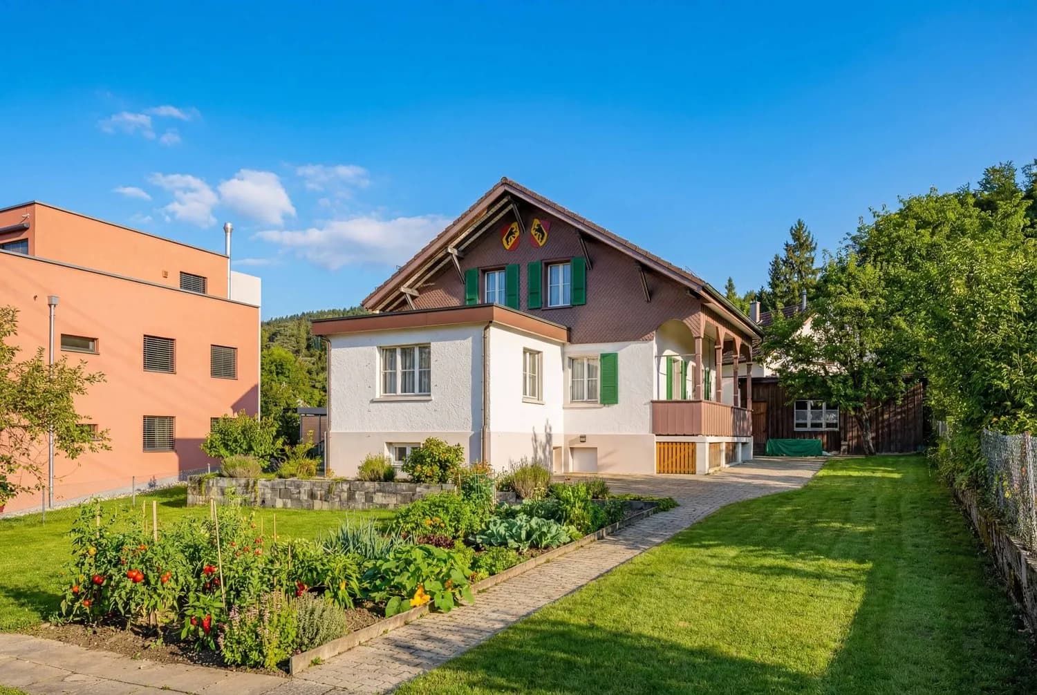 CHARMANTES ZUHAUSE IM CHALET-STIL IN GÜMLIGEN