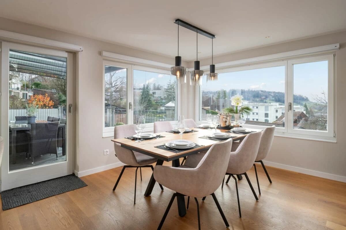 Komplett renoviert, mit Pool und traumhafter Aussicht!