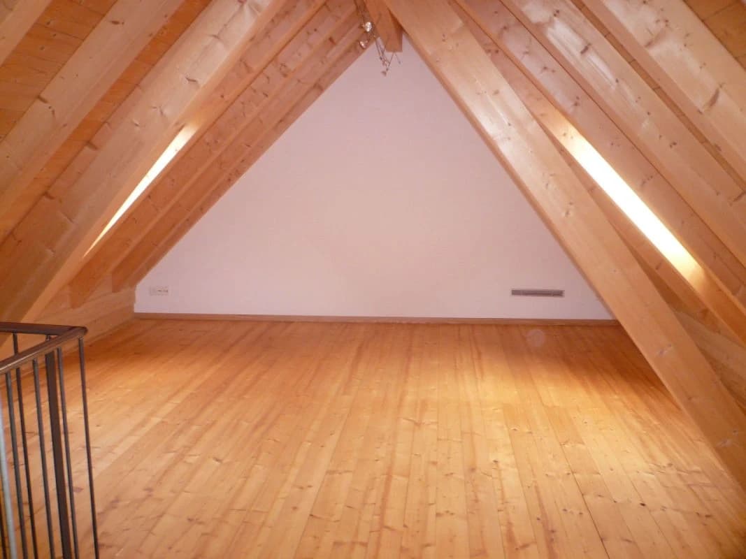 moderne 3.5 Zimmer-Dachwohnung im Zentrum von Mels