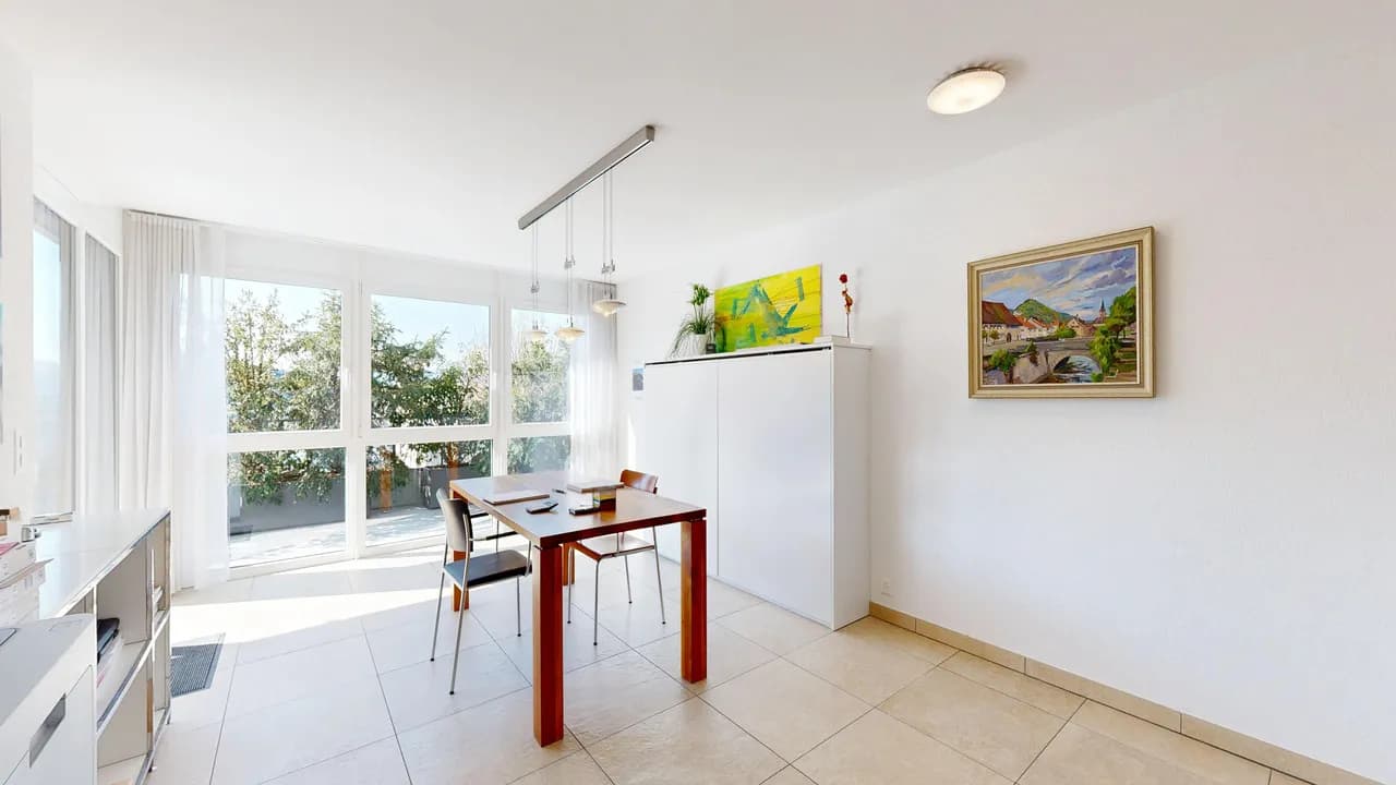 Moderne 2.5-Zimmer-Eigentumswohnung mit grosszügigem Balkon