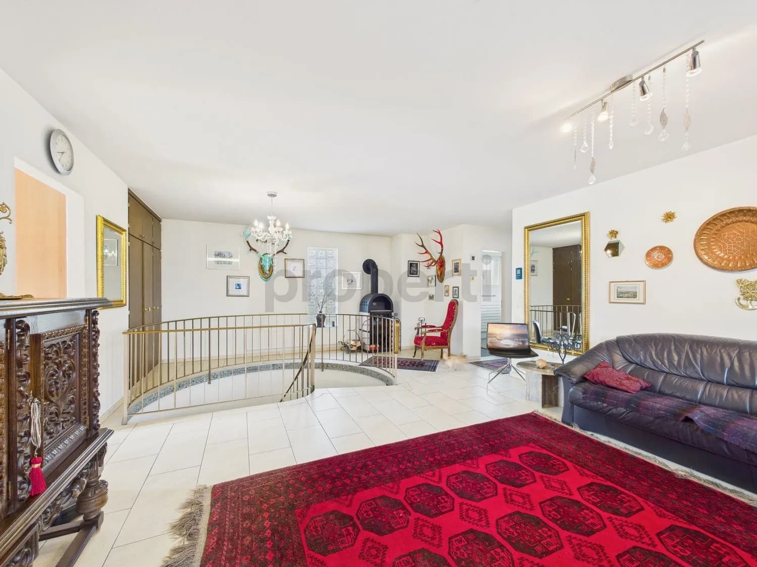 Modernes 5.5-Zimmer-Einfamilienhaus mit Garten in Safnern