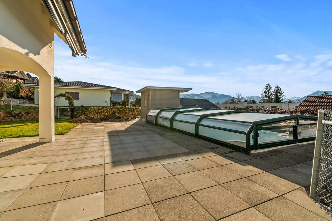 Sonniges Wohnen über der Nebelgrenze mit Pool und Weitsicht