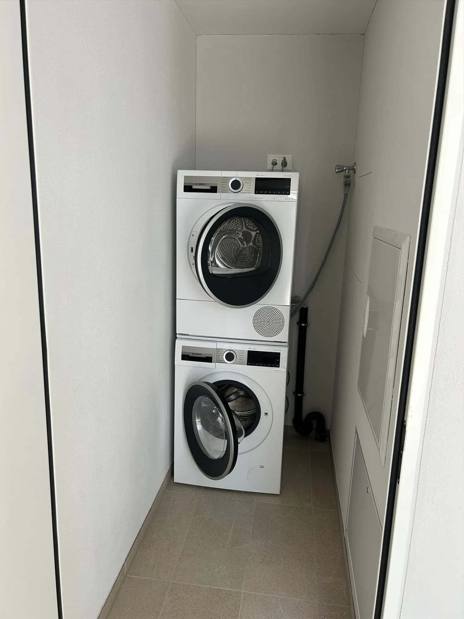 Traumhafte 1.5-Zimmerwohnung mit Sicht auf den Zürichsee!