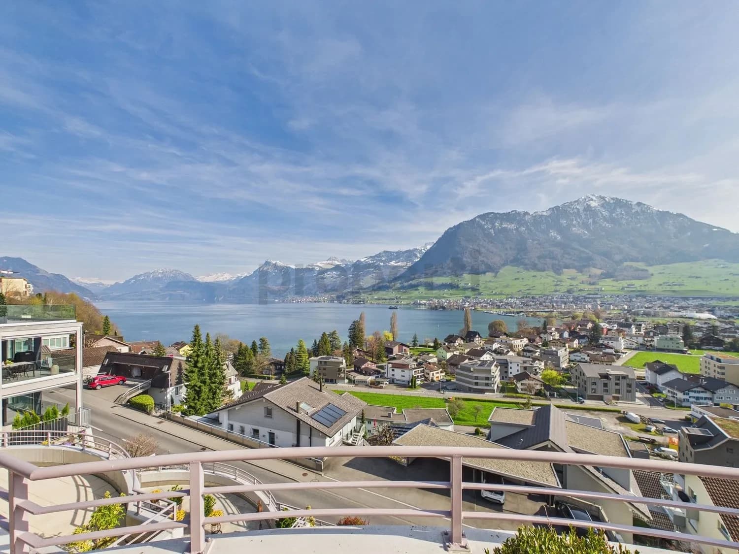 Neu renovierte 6.5-Zimmer-Elegantwohnung mit Lift und Keller, Ennetbürgen