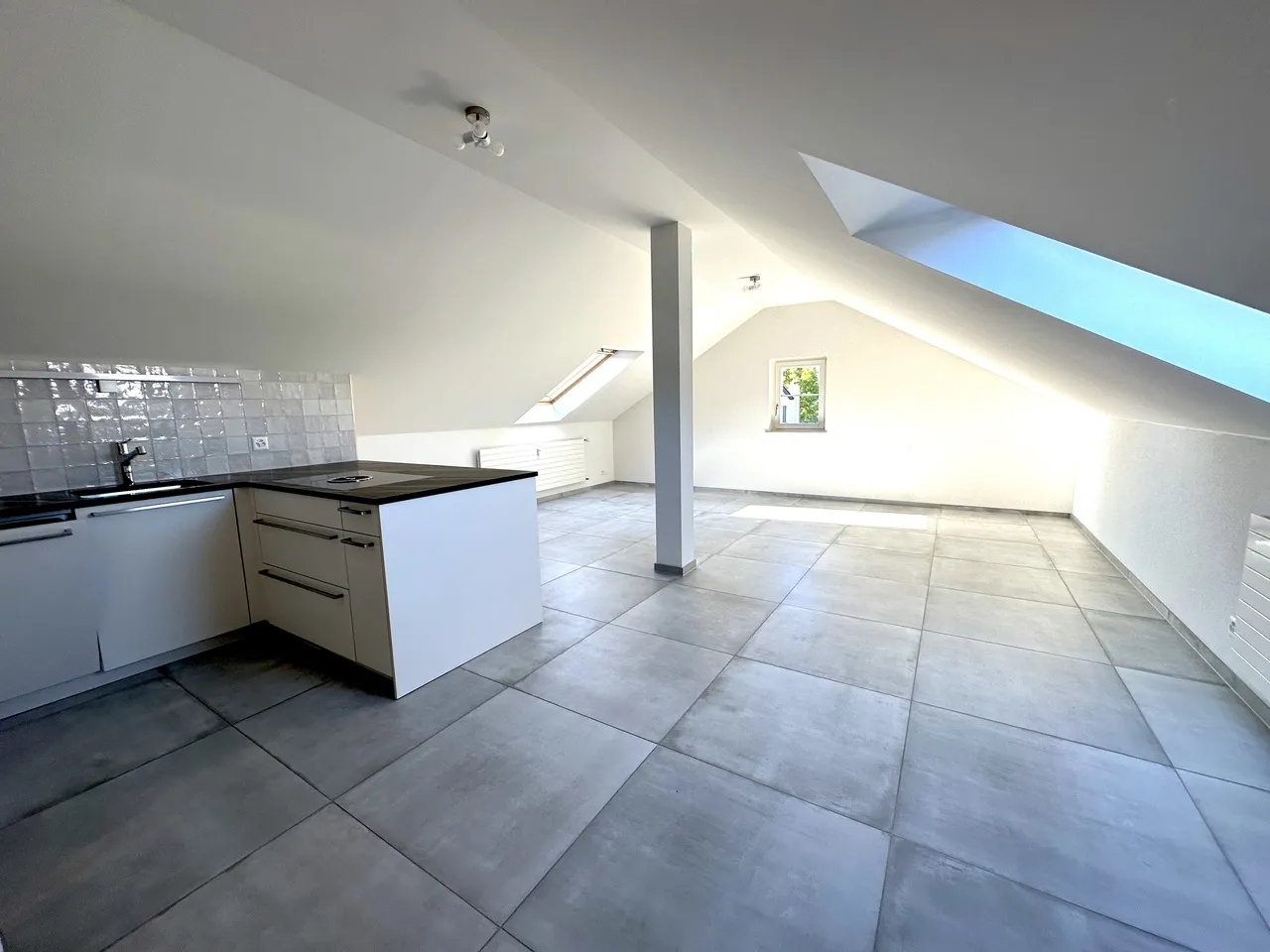 tolle, moderne und sehr gemütliche Dachwohnung