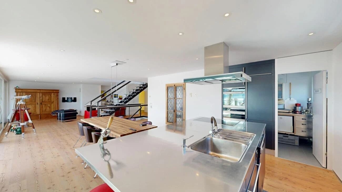 Wohn- und Geschäftshaus: Charmantes Zuhause mit Panoramablick über den Sempachersee