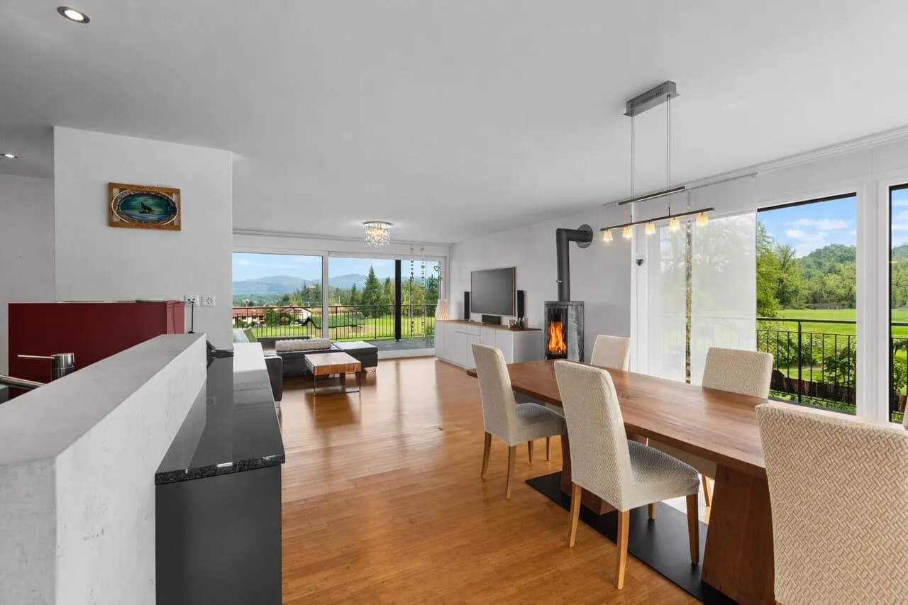 Attraktive 4.5-Zimmerwohnung mit grosser Terrasse und Weitblick