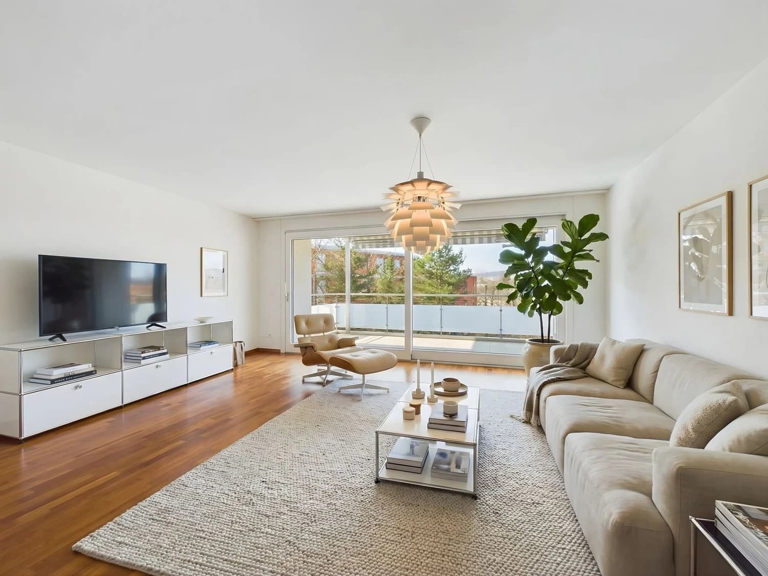 Moderne 4.5-Zimmer-Wohnung mit Rheinblick