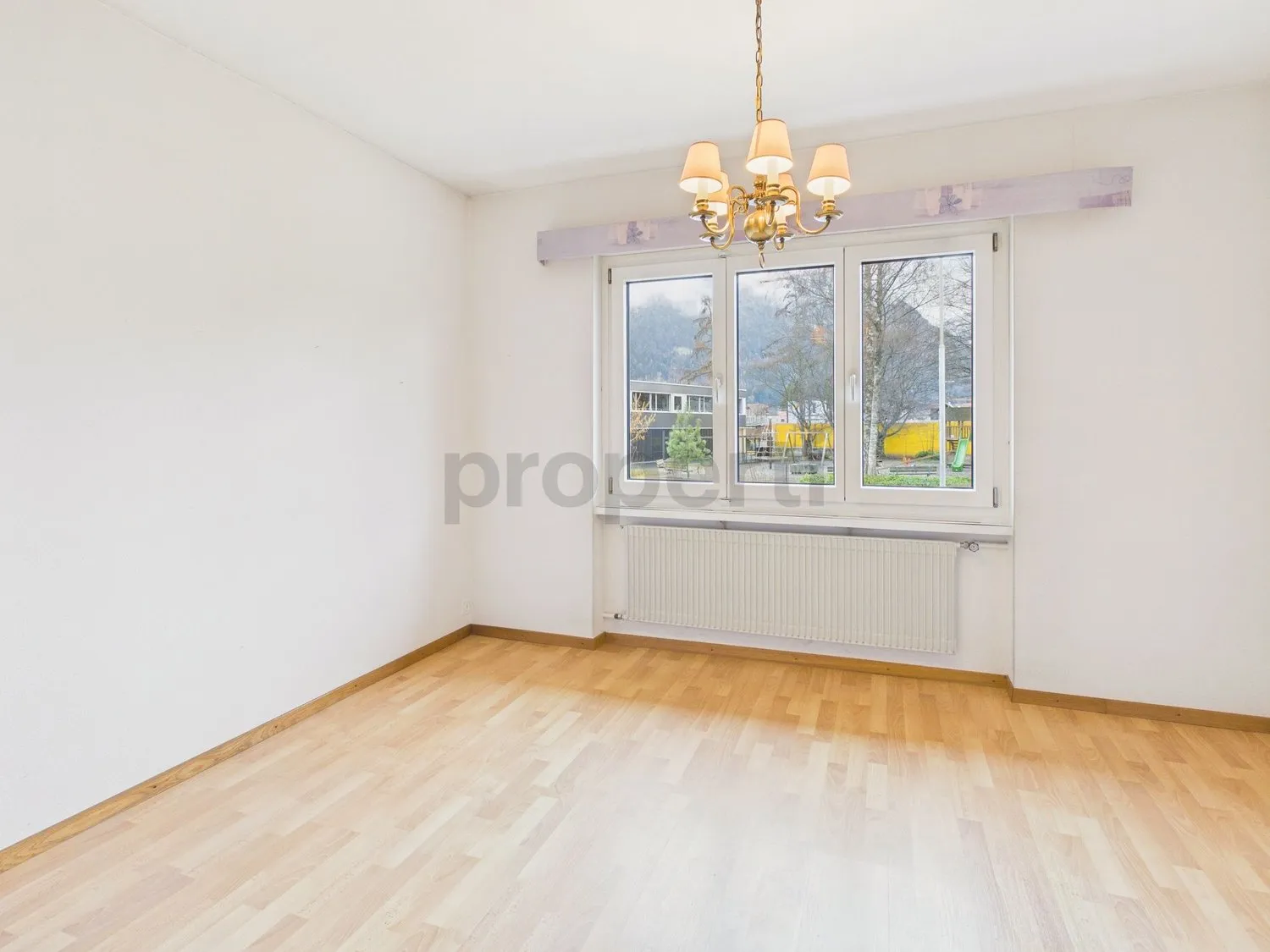 5.5-Zimmer-Einfamilienhaus mit praktischem Parkplatz, Interlaken