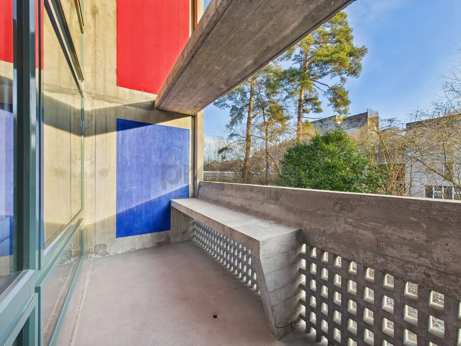 Neu renovierte 5.5-Zimmer elegante Maisonette-Wohnung mit idealer Lage in Wünnewil-Flamatt