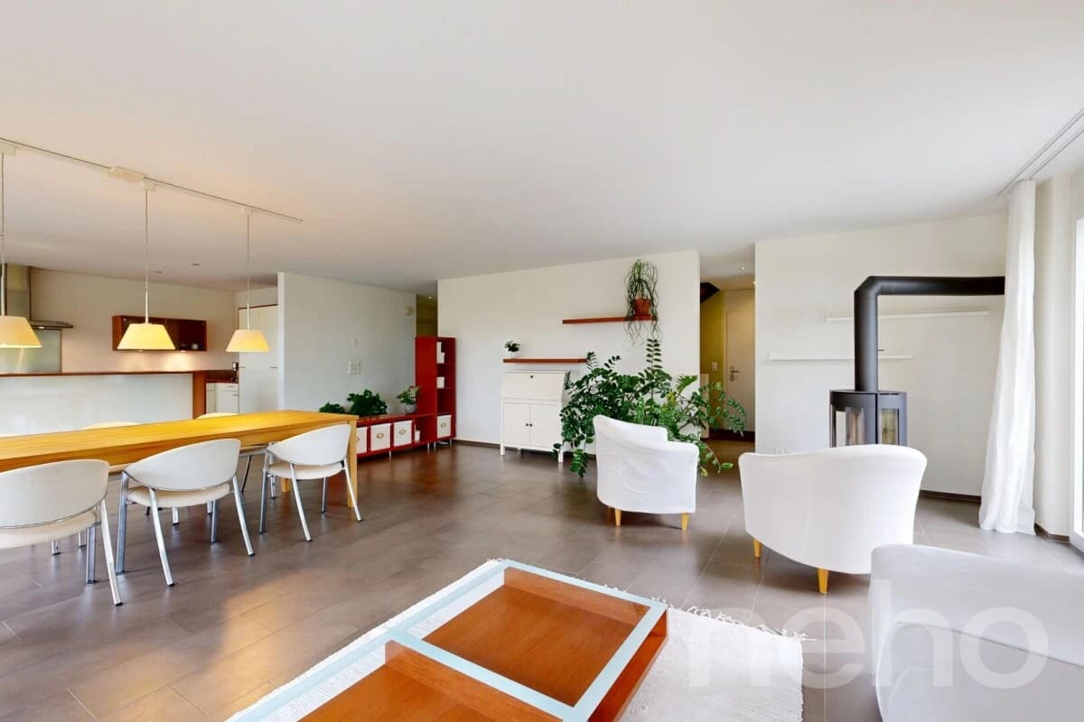 Grosszügiges Einfamilienhaus in ruhigem Wohnquartier