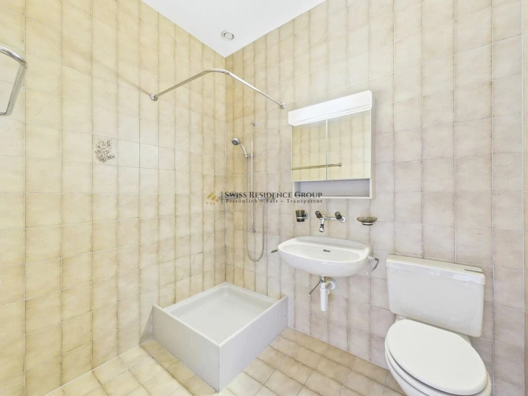 Sonniges 7.5-Zimmer Reihen-Einfamilienhaus mit Garten, Balkon und Bergsicht