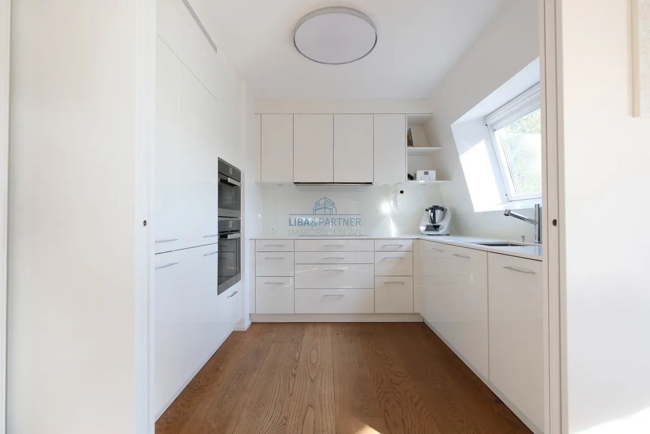 Stilvoll saniert & voller Charme - Exklusive Attikawohnung im Gellert