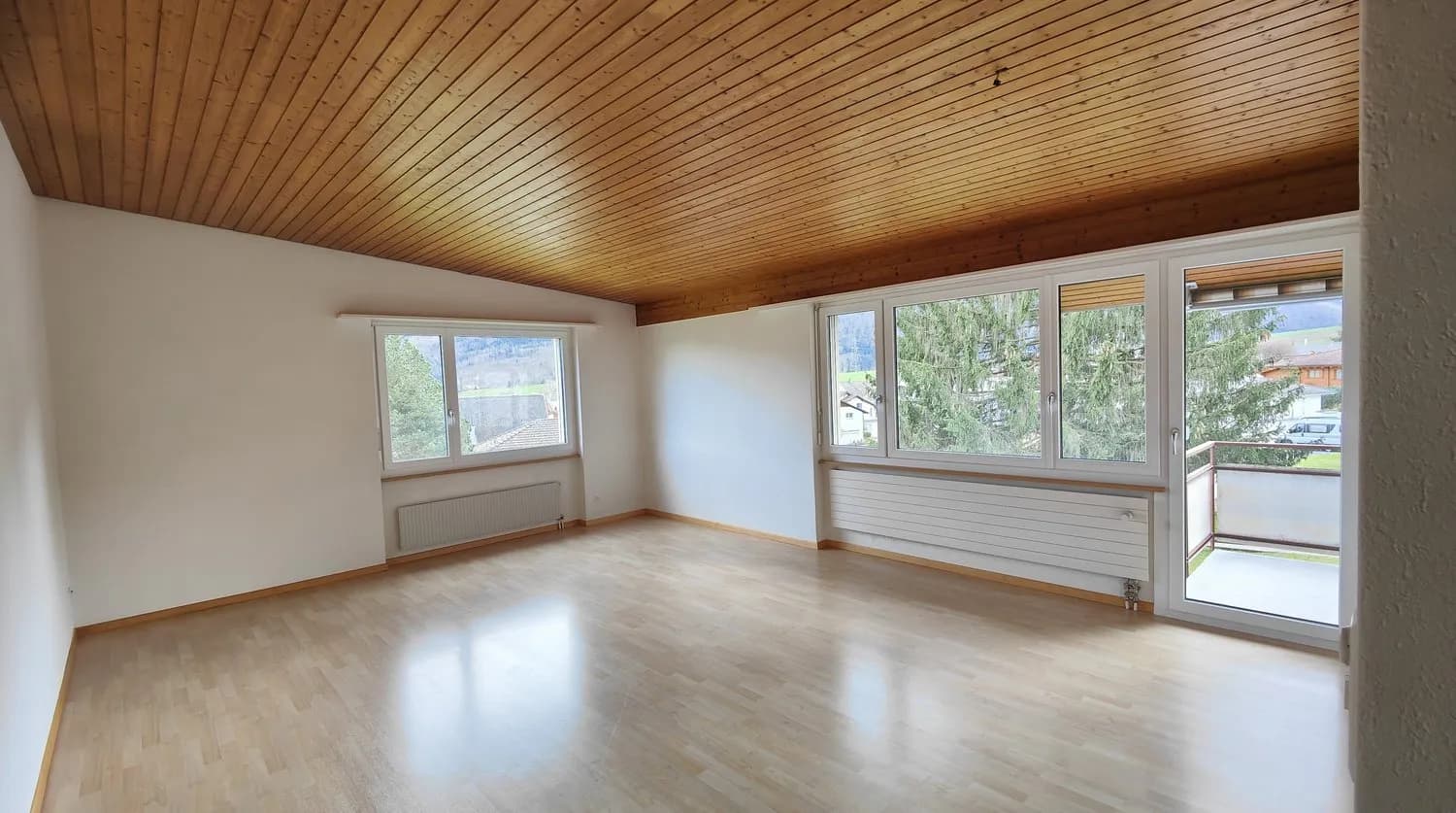Helle 4.5-Zimmer-Wohnung mit Balkon, Aedermannsdorf