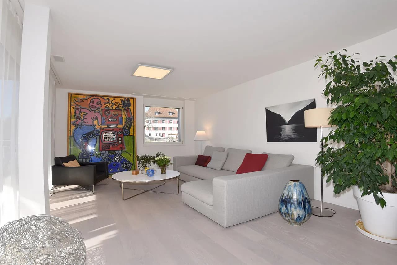 Modern, grosszügig und zentral