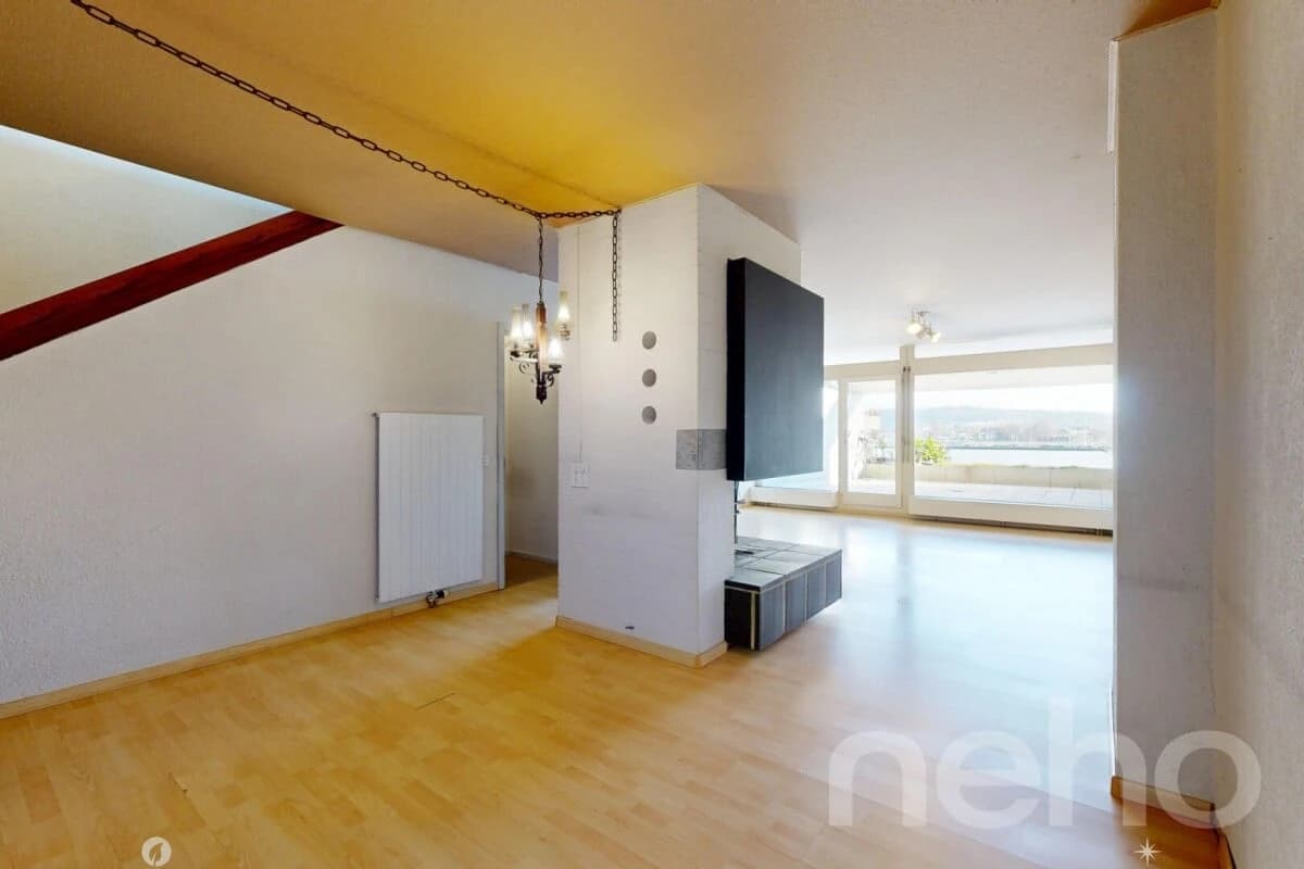 Reihenmittelhaus am Bielersee mit Seewiese zur Mitbenutzung