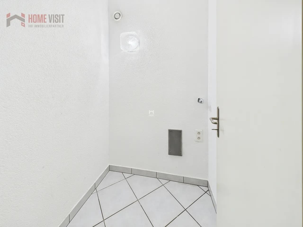 Helle 3.5-Zi.-Wohnung mit Lift und Garage - ideal für jedes Alter