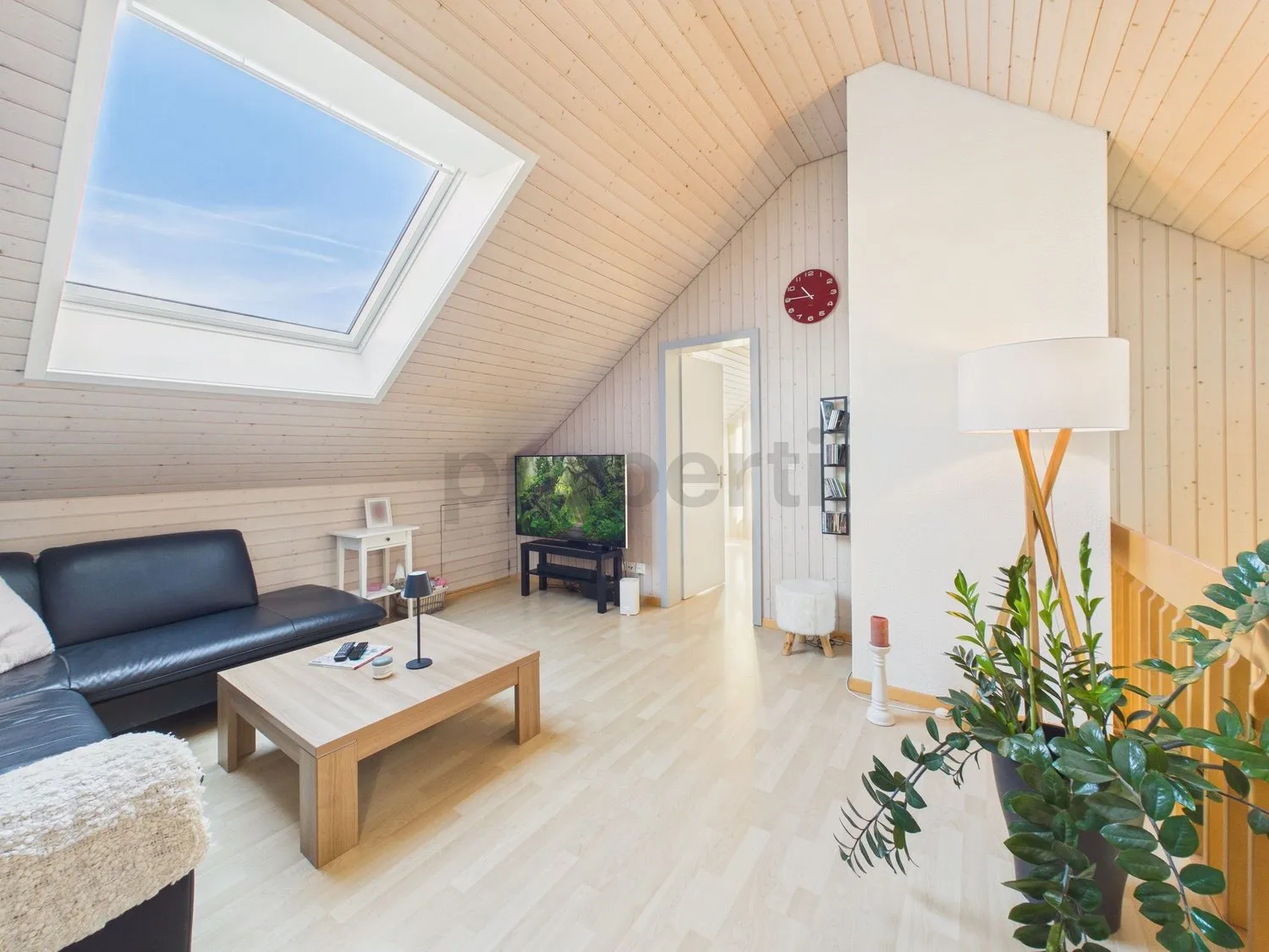 Helle 5.5-Zimmer-Maisonette-Eigentumswohnung mit Galerie in Emmen, Kanton Luzern