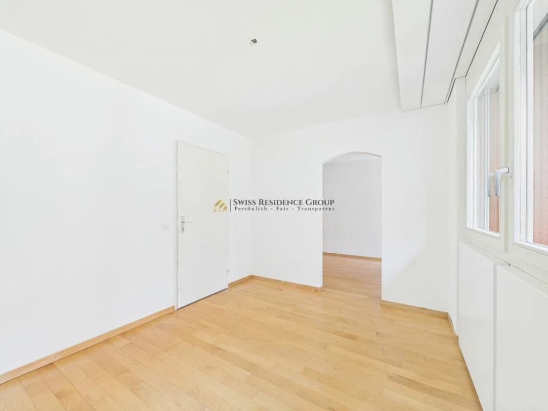 Sonniges 7.5-Zimmer Reihen-Einfamilienhaus mit Garten, Balkon und Bergsicht