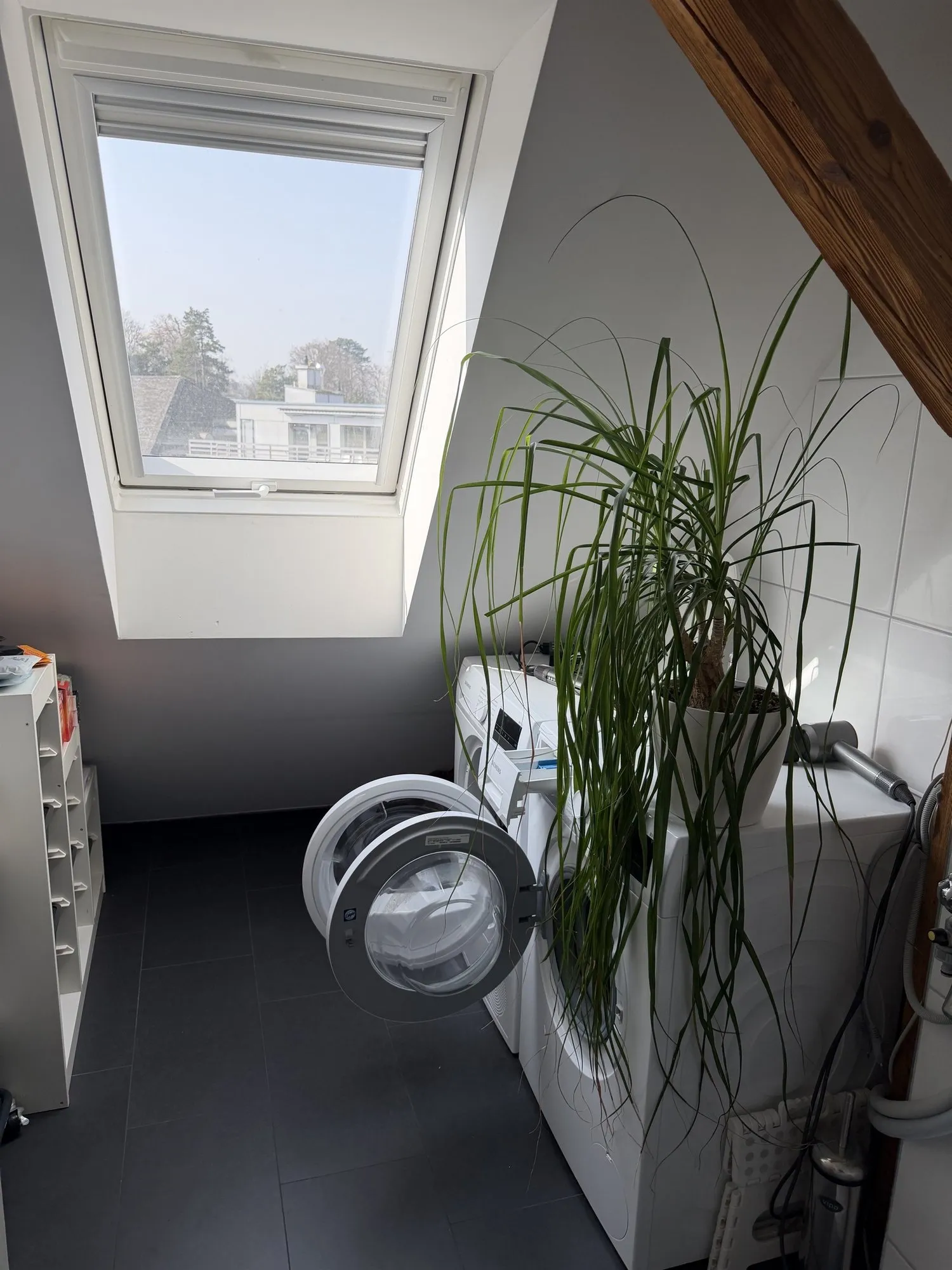 Sanierter Altbau am Bahnhof Enge